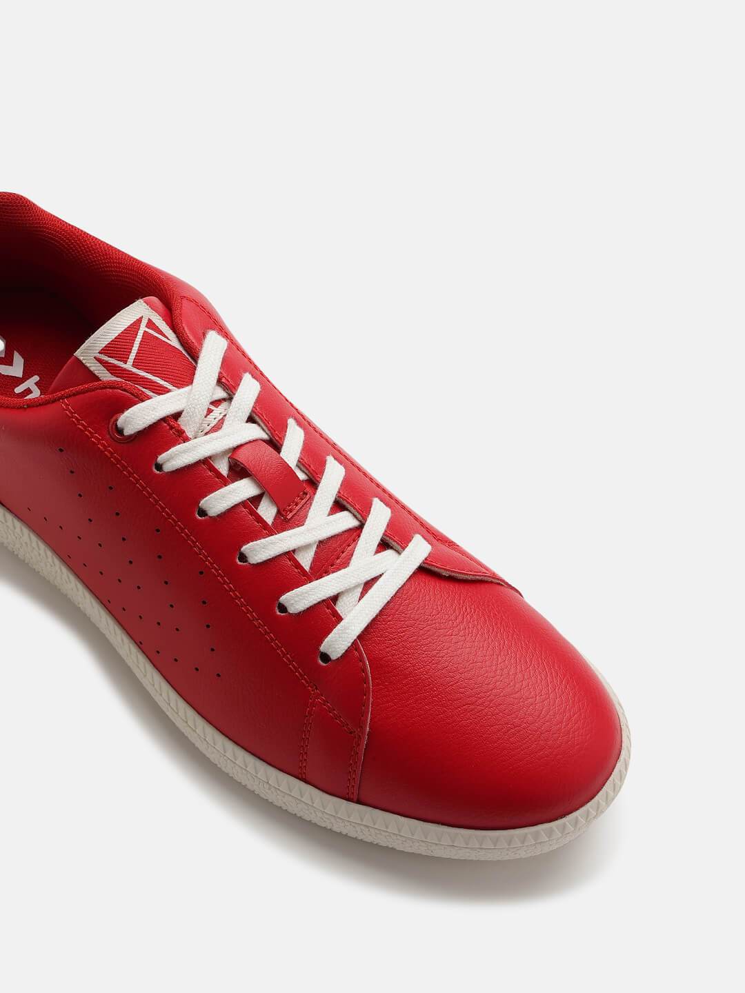 Classic Pinnacle Men Casual Lace-up Sneaker - Hummel India