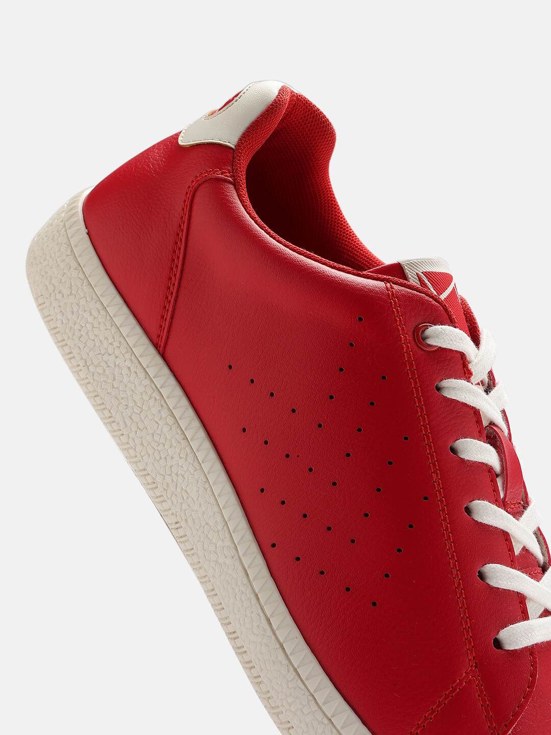 Classic Pinnacle Men Casual Lace-up Sneaker - Hummel India